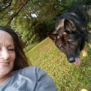 Meet your Posher, Genia